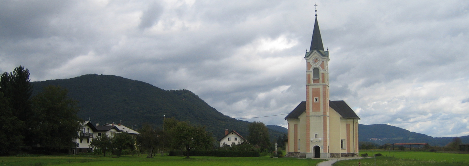 Podružnična cerkev svetega Jakoba v Stanežičah sodi med najlepše podeželske baročne cerkve na širšem ljubljanskem območju