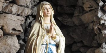 Marija, pomoč kristjanov, prosi za nas!