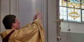 Veliko noč praznujmo